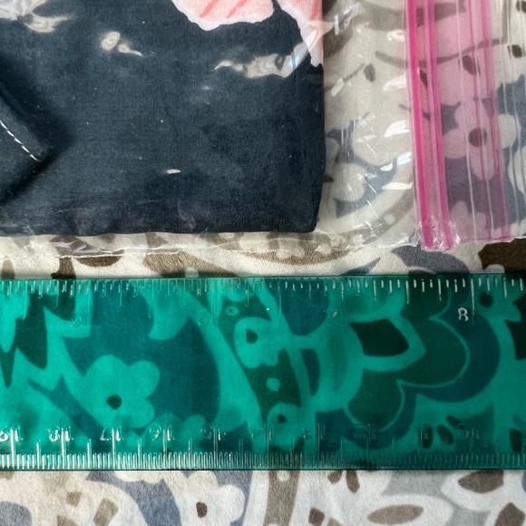 acacia hibiscus pouch - Picture 4 of 5